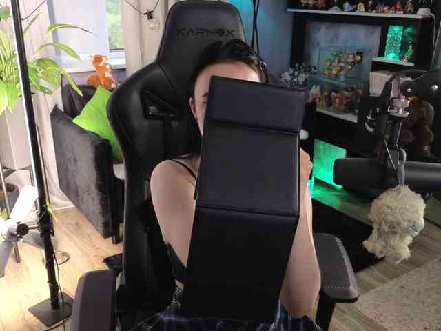 Kira_Li_Lime's chat room