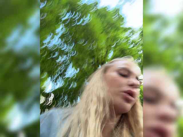 _Katrinka_'s chat room