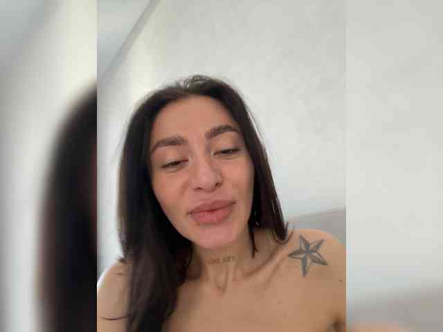 LunaDesire's chat room