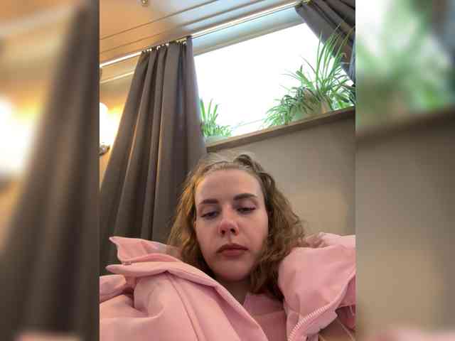 VikkiExtraCheese's chat room