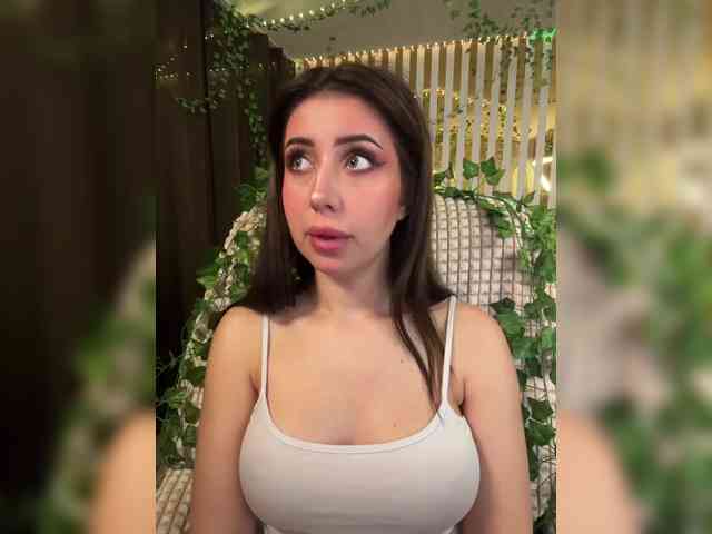 -Violetttttka-'s chat room