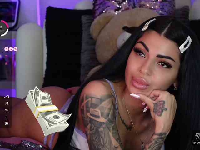 AngelaMyst's chat room