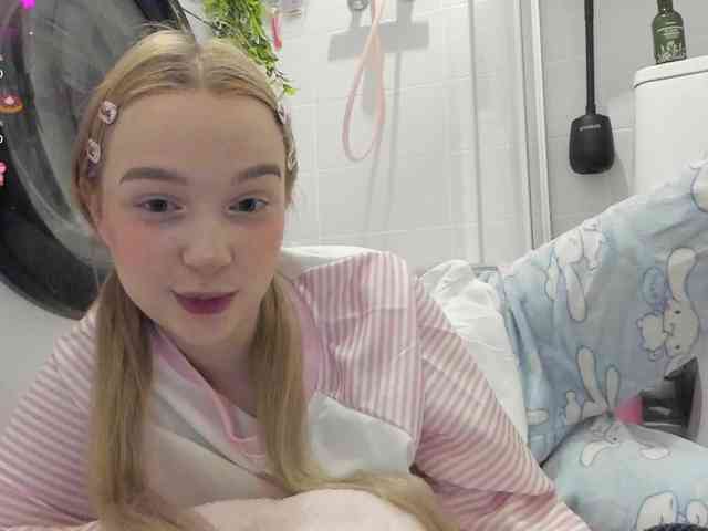 MimiMila's chat room