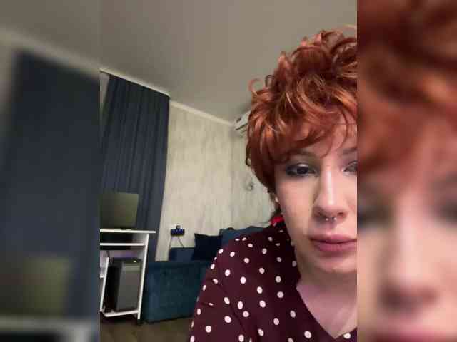 BustyLina's chat room