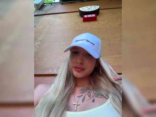 Cristi-Candy's chat room