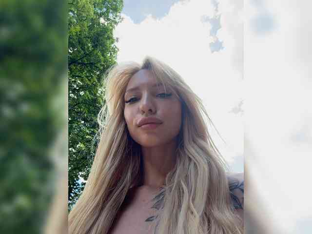 Cristi-Candy's chat room