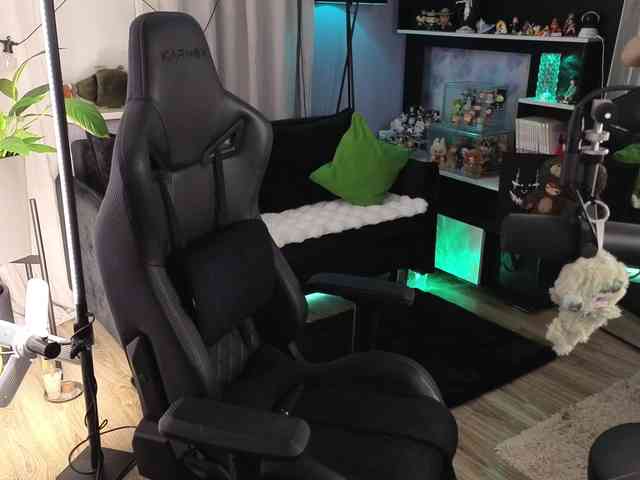 Kira_Li_Lime's chat room