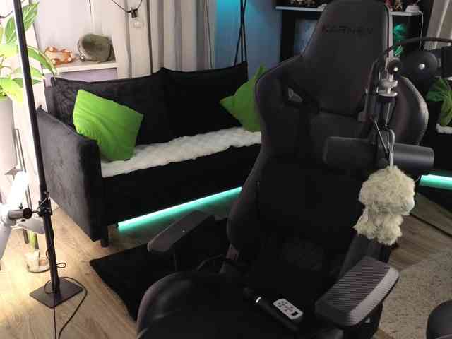 Kira_Li_Lime's chat room
