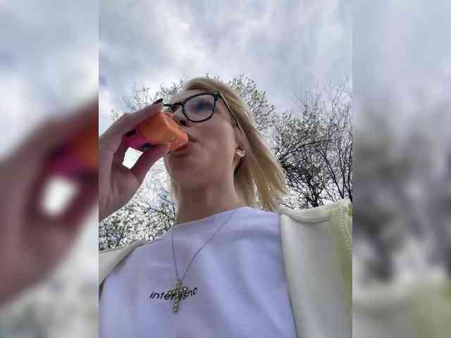 Cristi-Candy's chat room