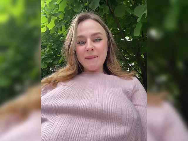 -Angel-Ali-'s chat room