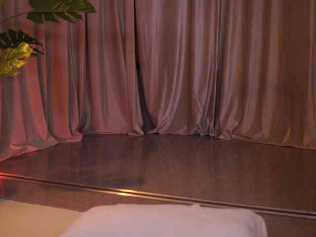 NatyDesiree's chat room