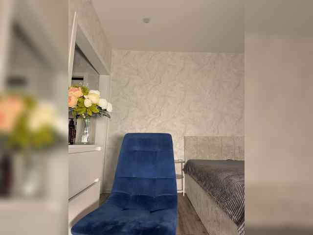 B_A_B_Y___111's chat room