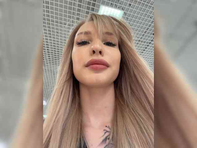 Cristi-Candy's chat room