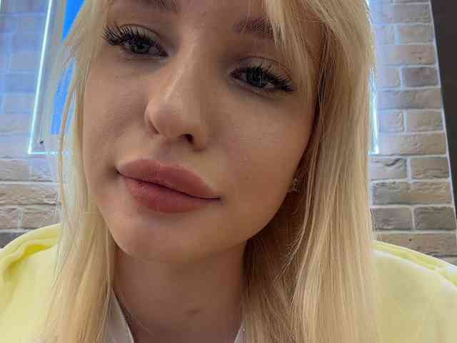 Cristi-Candy's chat room