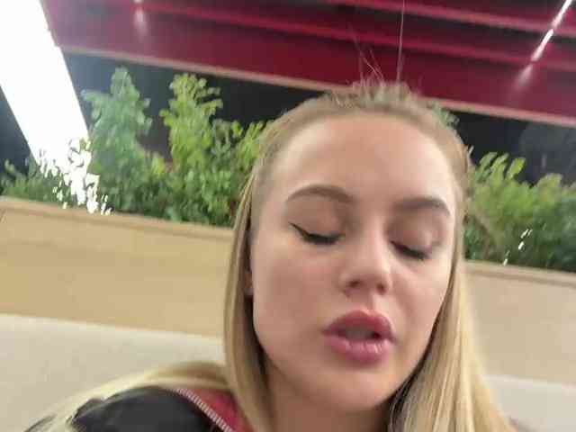 _Katrinka_'s chat room