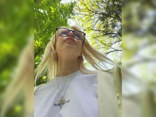 Cristi-Candy's chat room