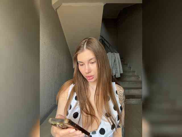 -EmilyBaby-'s chat room