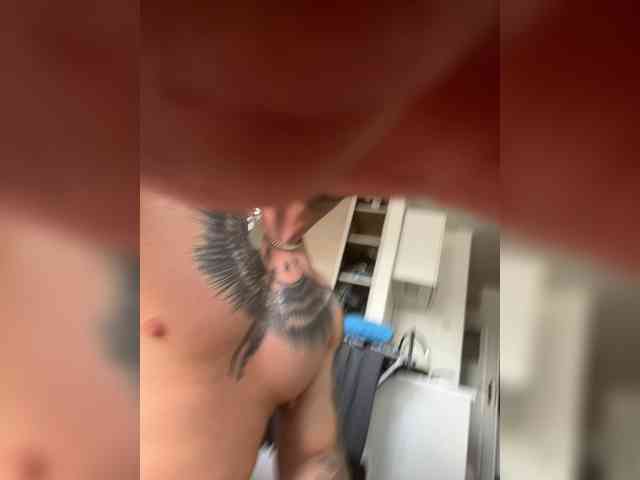 Sexypara1404's chat room