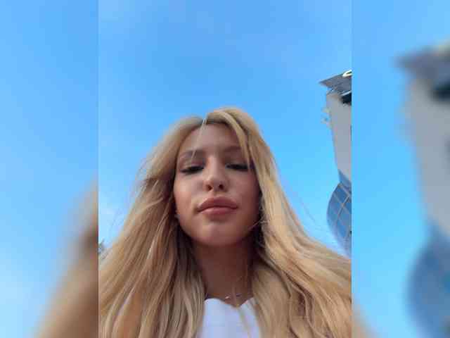 Cristi-Candy's chat room