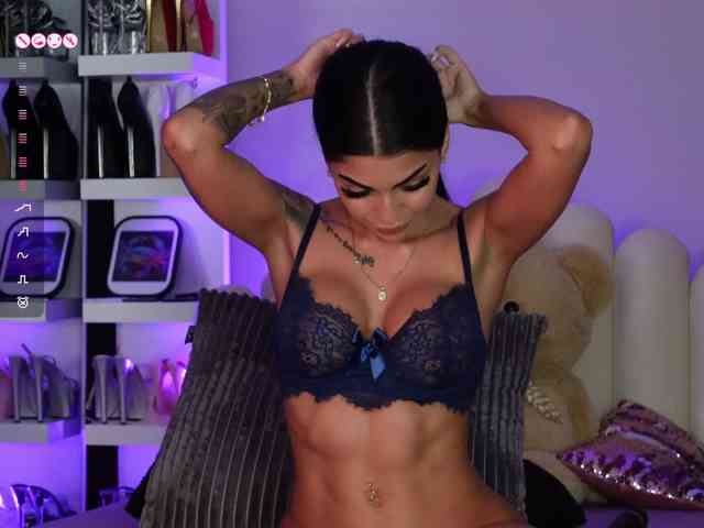 AngelaMyst's chat room