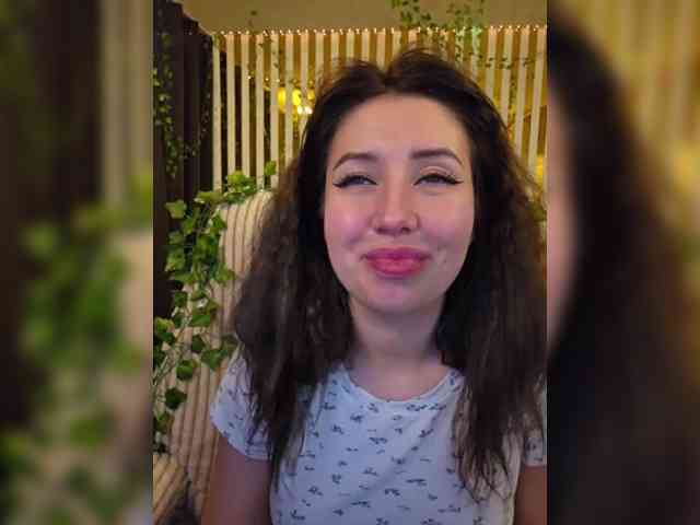 -Violetttttka-'s chat room