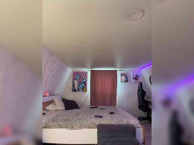 -MaybeBaby-'s chat room