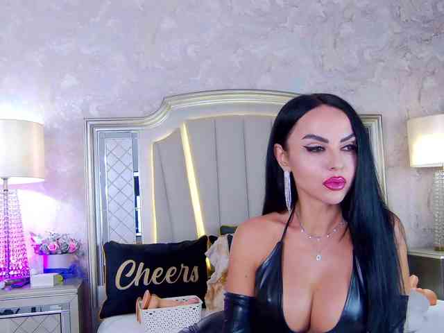 Issadorra's chat room