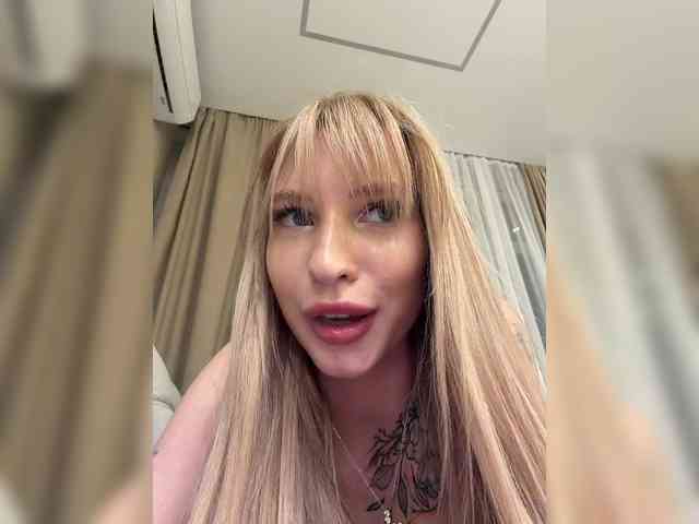 Cristi-Candy's chat room