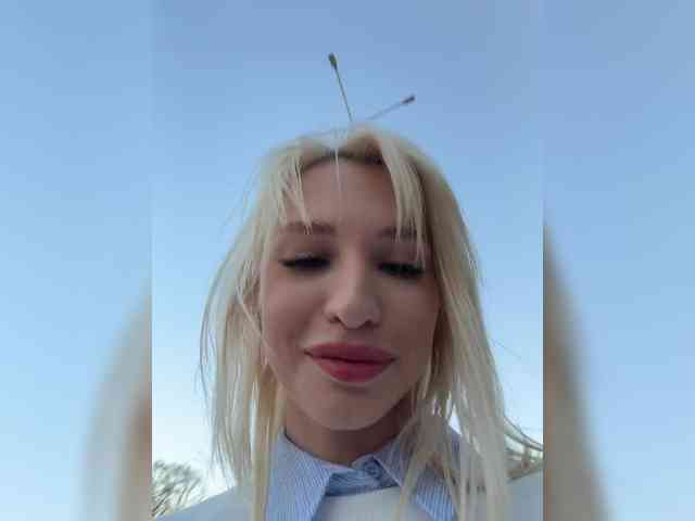 Cristi-Candy's chat room