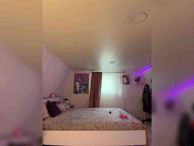 -MaybeBaby-'s chat room