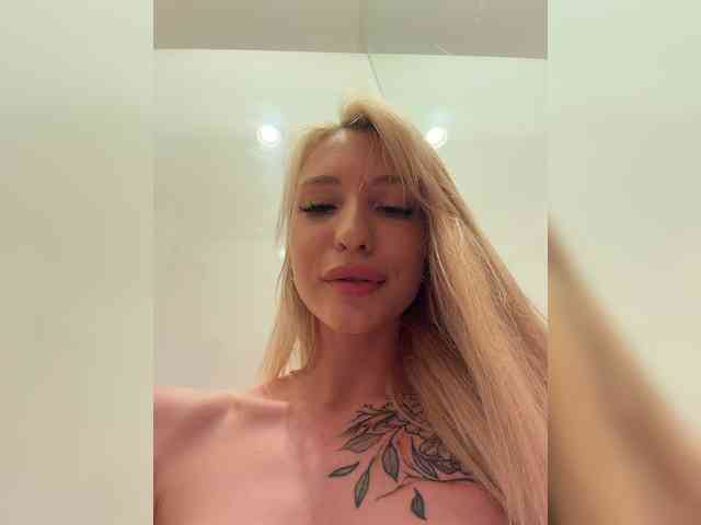 Cristi-Candy's chat room