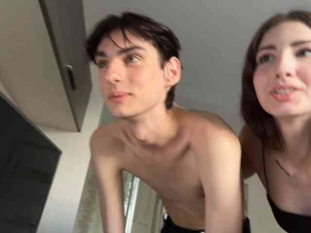 Skynlayer's chat room