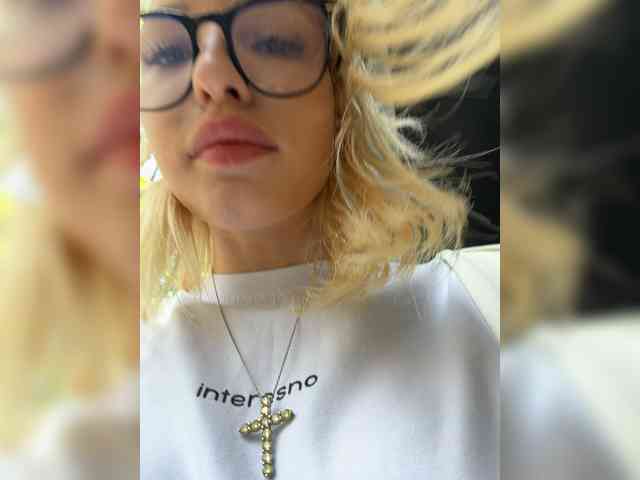 Cristi-Candy's chat room