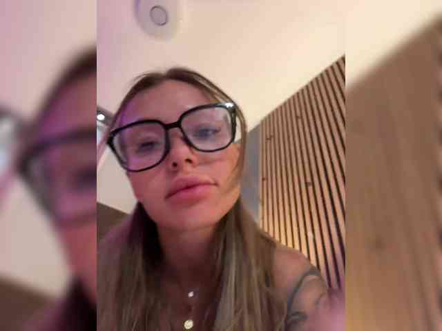 WILD-ANGEL777's chat room