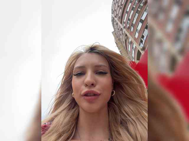 Cristi-Candy's chat room
