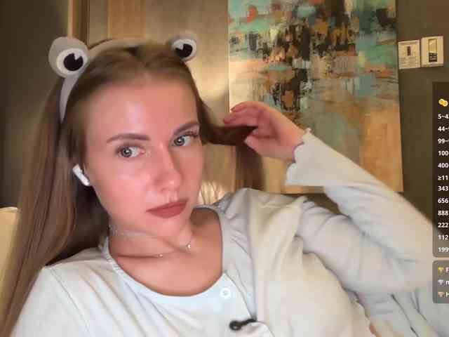 VikkiExtraCheese's chat room