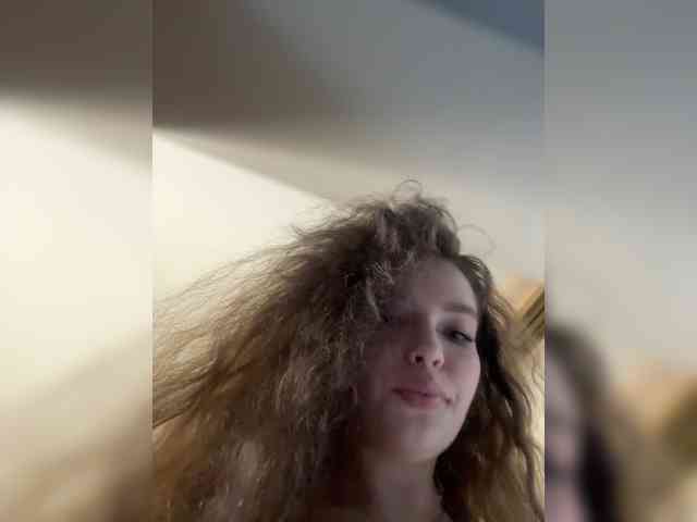 YourLadyyy's chat room