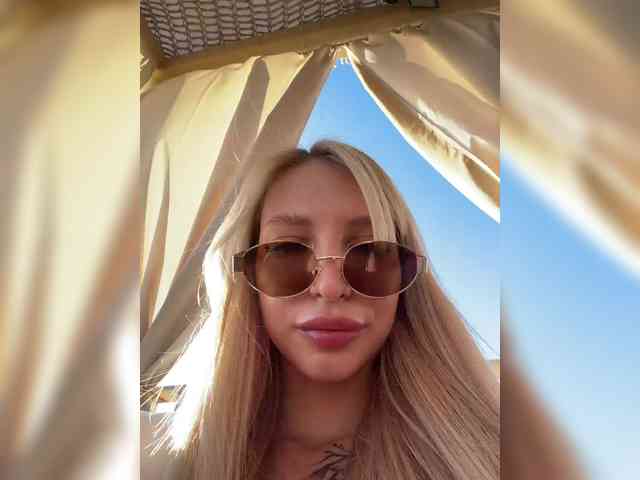 Cristi-Candy's chat room