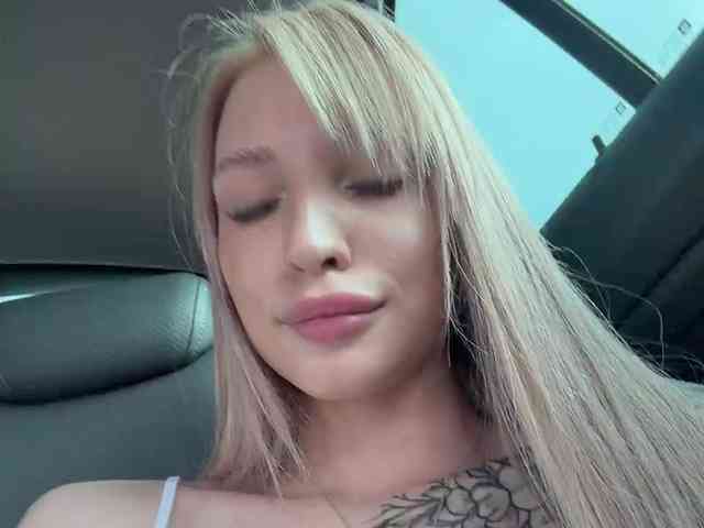 Cristi-Candy's chat room