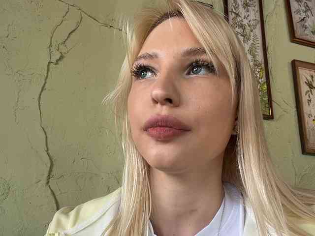 Cristi-Candy's chat room