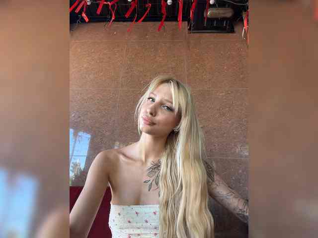 Cristi-Candy's chat room