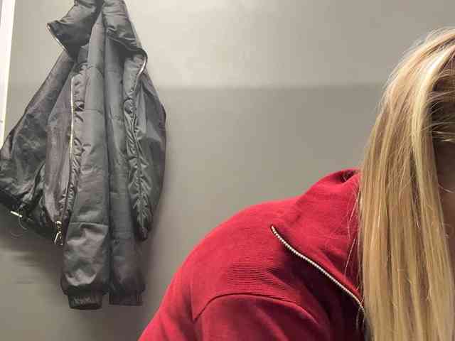 _Katrinka_'s chat room