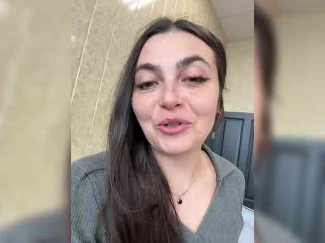 LustySass's chat room