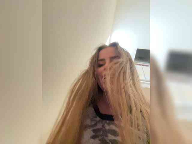 LolaSexxx's chat room