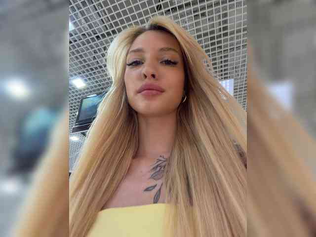Cristi-Candy's chat room