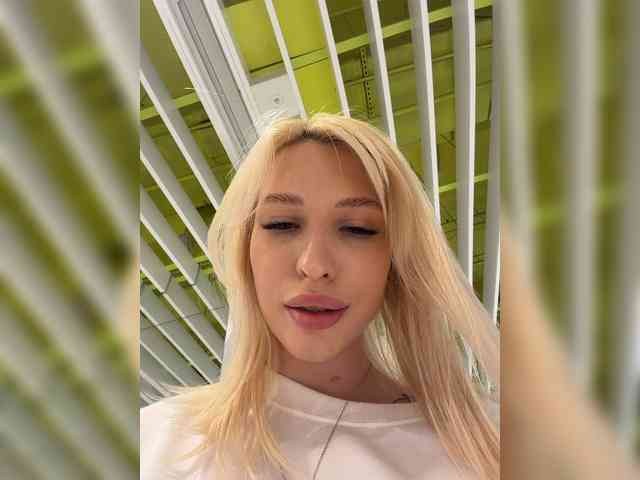 Cristi-Candy's chat room