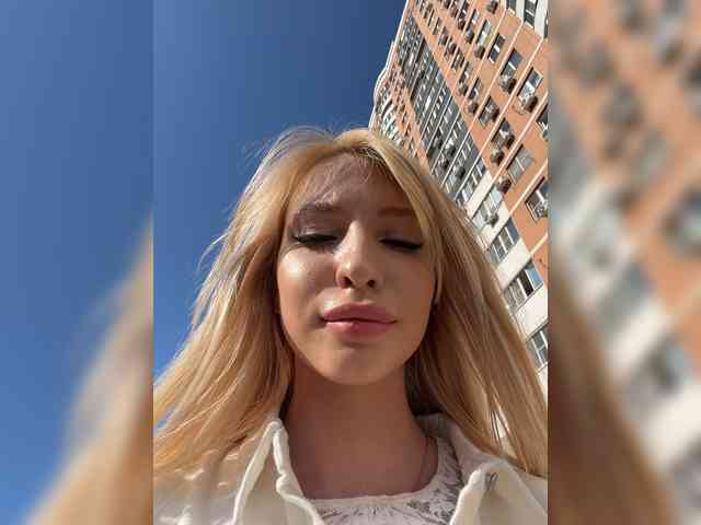Cristi-Candy's chat room