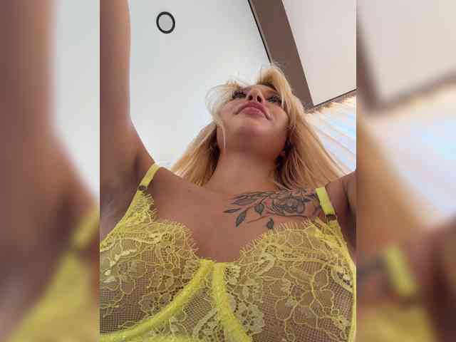 Cristi-Candy's chat room