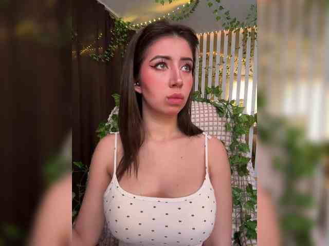 -Violetttttka-'s chat room