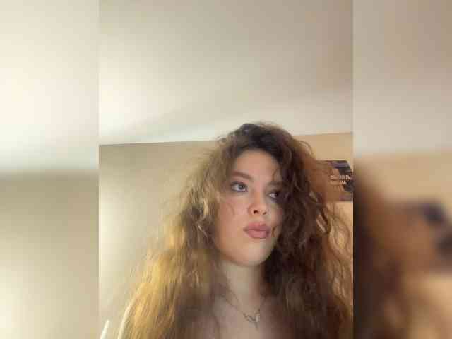 YourLadyyy's chat room